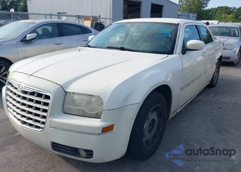 2006 Chrysler 300 Touring z USA, uszkodzony, nr VIN 2C3LA53G96H115981